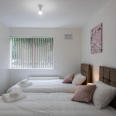 Gorgeous Ground Floor Apartment + Free Parking マンチェスター エクステリア 写真